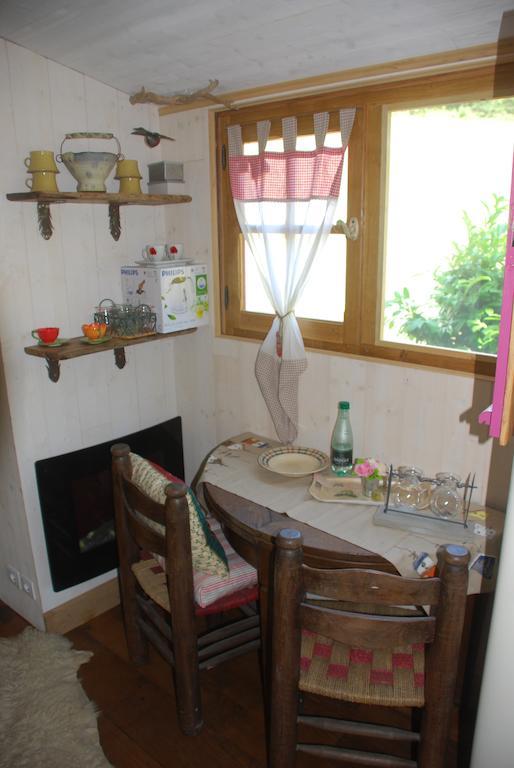 Maison D'Hotes Ainsi Soie T-Il Combovin Szoba fotó